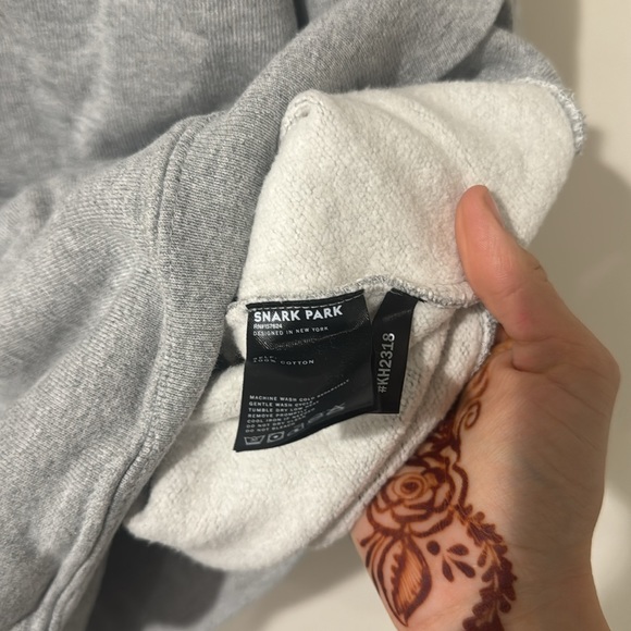 NEW • KITH Brand x Snark Park • Men’s Hooded Sweatshirt Gray Black Logo Large - Picture 4 of 5